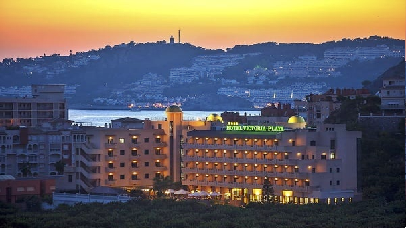 Poolutsikt Hotel Victoria Palace i Almunecar